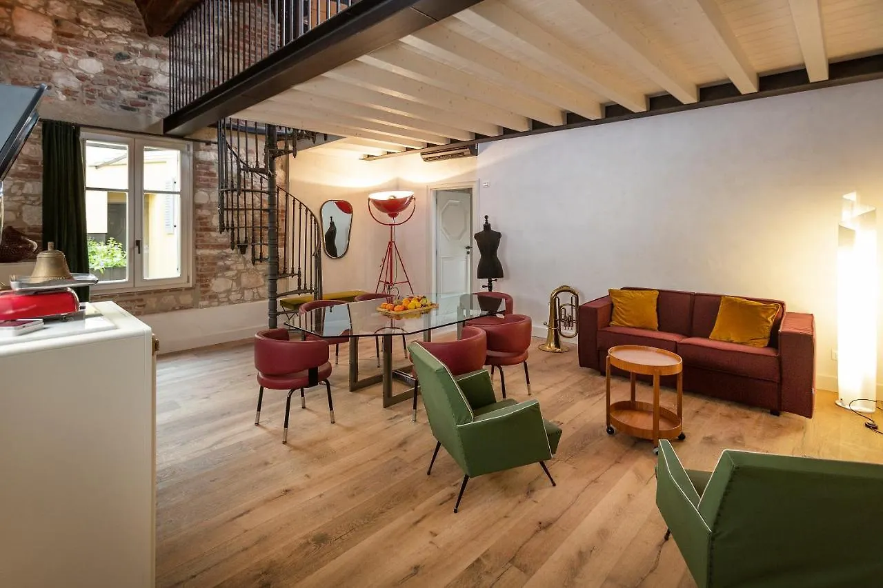 ヴェローナResidenza Palazzo Brenzoniアパートメント