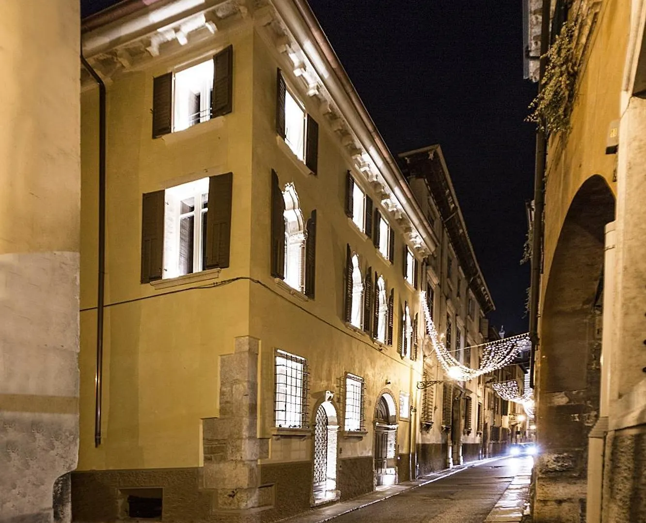 ヴェローナResidenza Palazzo Brenzoniアパートメント